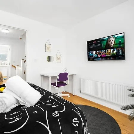 Apartman Spacious, Cosy Townhouse For Up To 9 Guests, In Centre With Allocated Parking! Birmingham