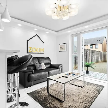 Spacious, Cosy Townhouse For Up To 9 Guests, In Centre With Allocated Parking! Apartman *